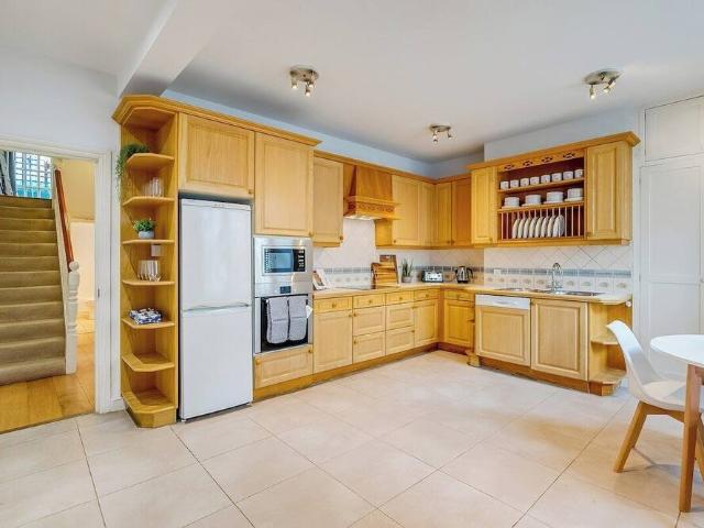 London, SW1W 8PD, United Kingdom | 4 bed house for rent #171431480 | Rentberry