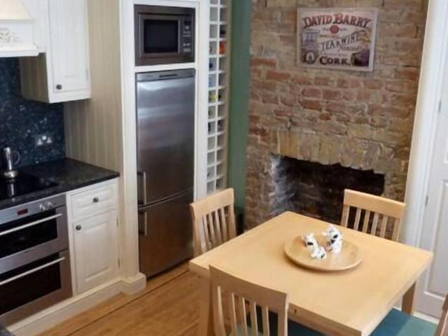London, SW1V 4HA, United Kingdom | 3 bed house for rent #97933366 | Rentberry