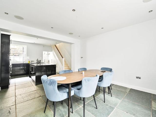 London, SW1V 4LS, United Kingdom | 4 bed house for rent #167372475 | Rentberry