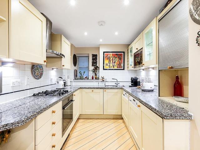 London, SW1V 1HN, United Kingdom | 3 bed townhouse for rent #164417001 | Rentberry