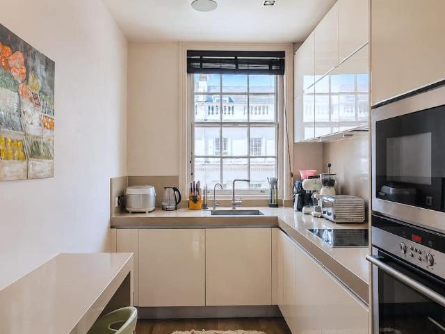 London, SW1X 8AT, United Kingdom | 3 bed townhouse for rent #172265943 | Rentberry