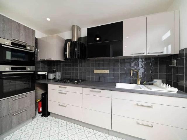 London, SW20 9JT, United Kingdom | Studio apartment for rent #160324144 | Rentberry