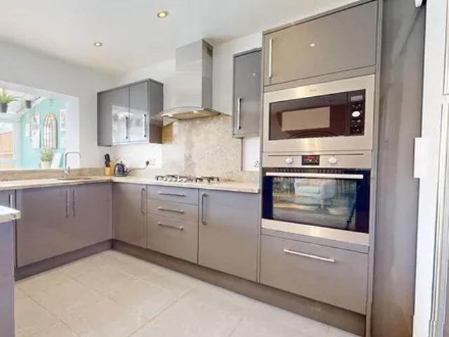 London, SW20 9NX, United Kingdom | 3 bed house for rent #128457924 | Rentberry