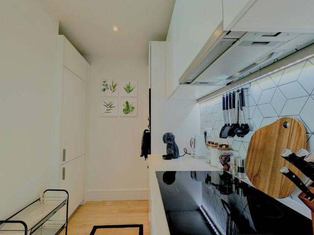 London, SW20 0AR, United Kingdom | 2 bed apartment for rent #164920797 | Rentberry