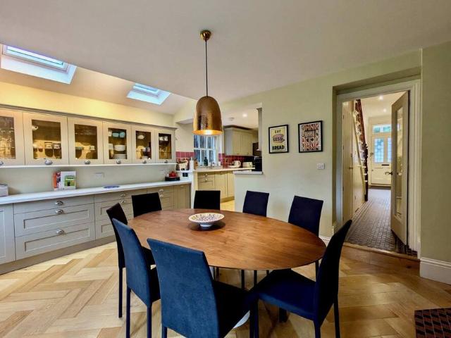 London, SW2 3DN, United Kingdom | 5 bed house for rent #110375562 | Rentberry