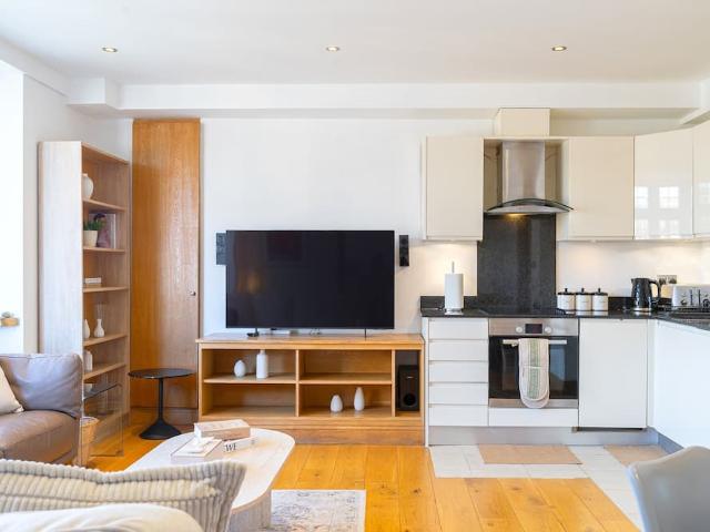London, SW3 1ET, United Kingdom | 3 bed apartment for rent #172262481 | Rentberry