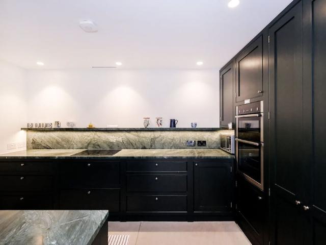 London, SW3 4DJ, United Kingdom | 4 bed house for rent #121965678 | Rentberry