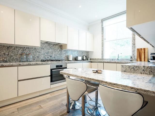 London, SW3 6BU, United Kingdom | 3 bed house for rent #170859893 | Rentberry