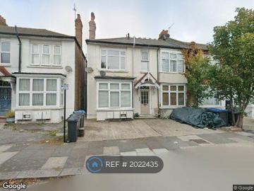 London, Palmers Green N13, 1 bed flat to rent, £1,450 pcm | PrimeLocation