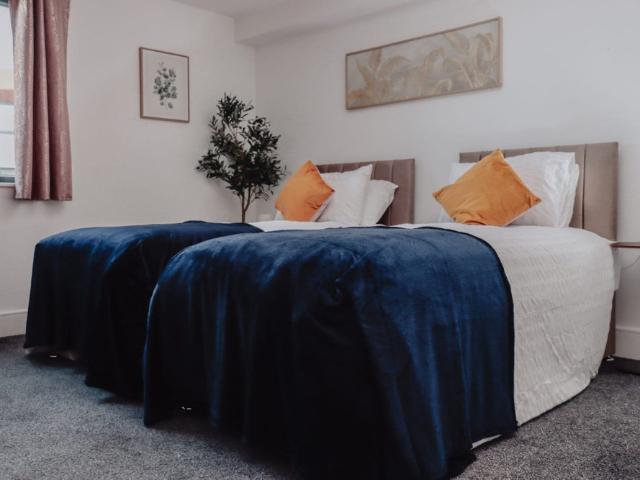 London Penthouse Flat. Sleeps 5 Long stay discount