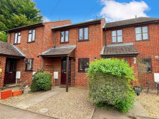 London Row, Arlesey SG15, 2 bed terraced house to rent, £1,395 pcm | PrimeLocation