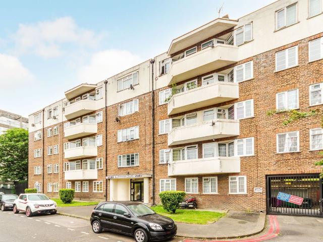 London Road, Thornton Heath CR7, 3 bed flat to rent, £2,250 pcm | PrimeLocation