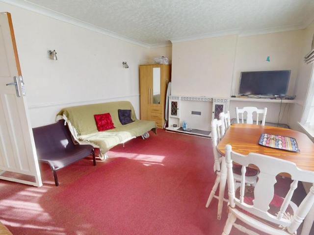 London Road, Thornton Heath CR7 1 bed flat to rent £1,350 pcm £312 pw