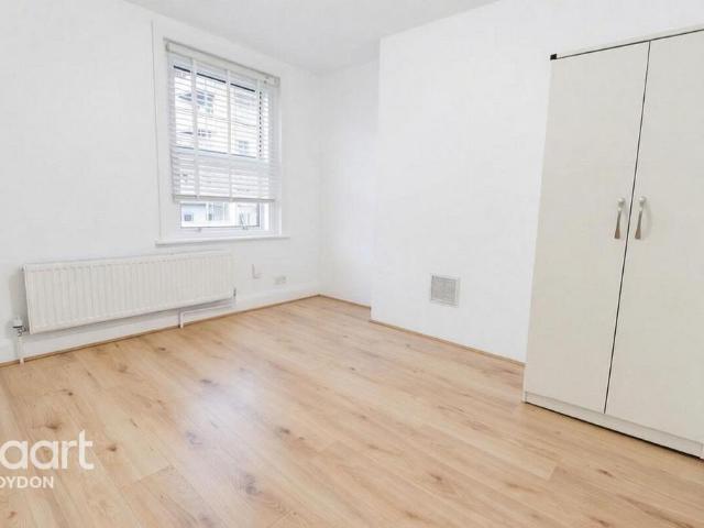 London Road, THORNTON HEATH Studio to rent £1,150 pcm £265 pw