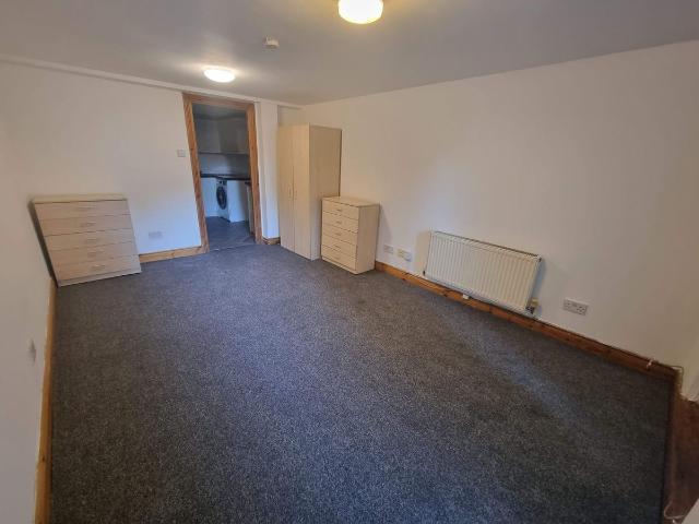 London Road, Tooting SW17, Studio to rent, £995 pcm | PrimeLocation
