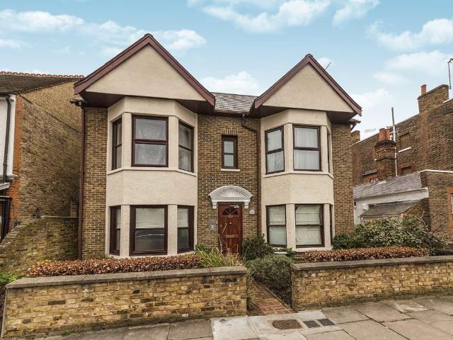 London Road, Twickenham TW1, 2 bed flat to rent, £1,750 pcm | PrimeLocation