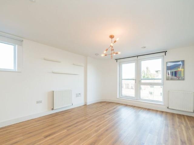 London Road, TW7