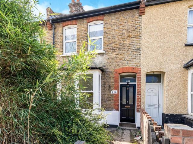 London Road, Wallington, SM6 2 bed house to rent £1,800 pcm £415 pw