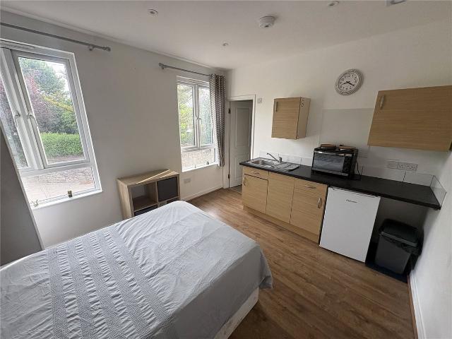 London Road, Warmley, Bristol BS30, 1 bed flat to rent, £720 pcm | PrimeLocation