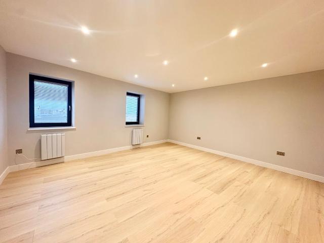 London Road, Waterlooville PO7, 1 bed flat to rent, £1,150 pcm | PrimeLocation