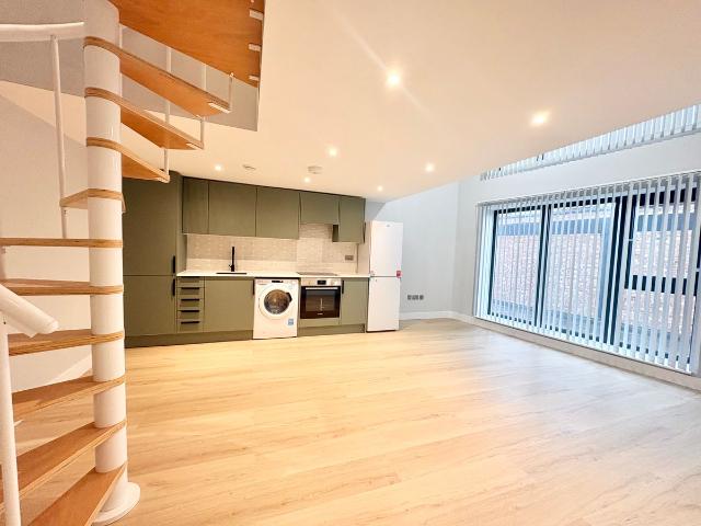 London Road, Waterlooville PO7, 1 bed flat to rent, £1,195 pcm | PrimeLocation