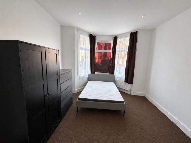 London Road, Wembley HA9, 3 bed shared accommodation to rent, £900 pcm | PrimeLocation