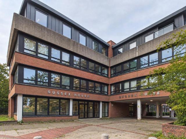 London Road, West Sussex RH19 2 bed apartment to rent £1,500 pcm £346 pw