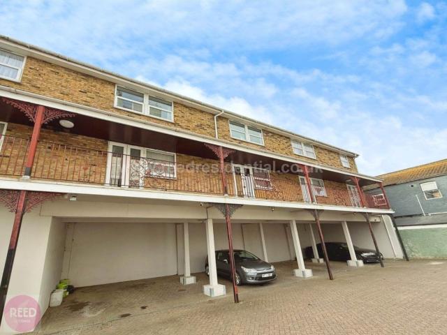 London Road, Westcliff On Sea SS0, 1 bed flat to rent, £1,000 pcm | PrimeLocation