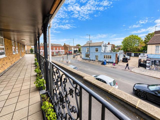 London Road, Westcliff On Sea SS0, 1 bed flat to rent, £900 pcm | PrimeLocation