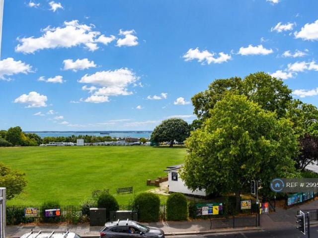 London Road, Westcliff On Sea, SS0 2 bed flat to rent £1,450 pcm £335 pw