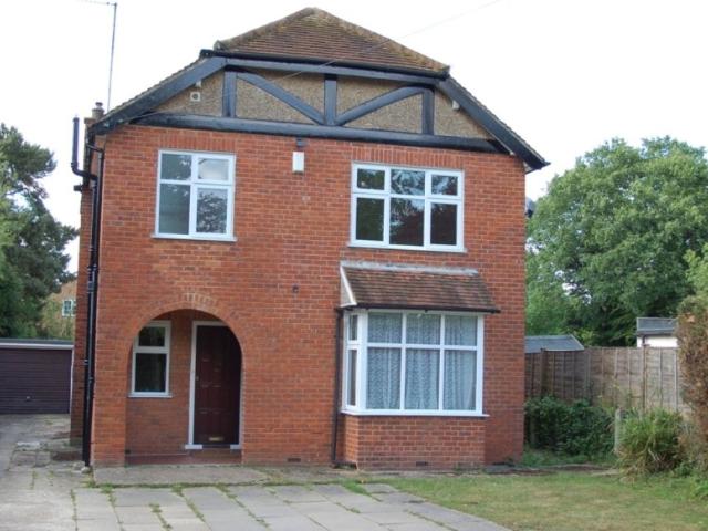 London Road, Wokingham RG40, 3 bed detached house to rent, £2,000 pcm | PrimeLocation