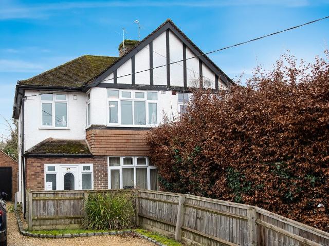 London Road, Aston Clinton, Aylesbury, Buckinghamshire HP22, 1 bed flat to rent, £1,100 pcm | PrimeLocation