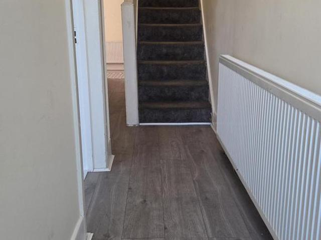 London Road, Bedford MK42 3 bed end of terrace house to rent £1,450 pcm £335 pw