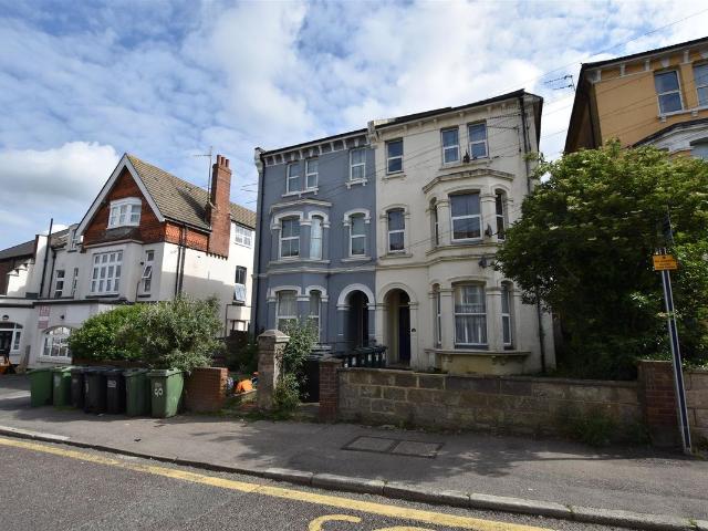 London Road, Bexhill On Sea TN39, 2 bed flat to rent, £995 pcm | PrimeLocation