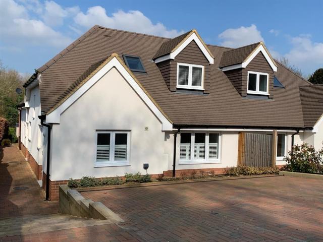 London Road, Bourne End