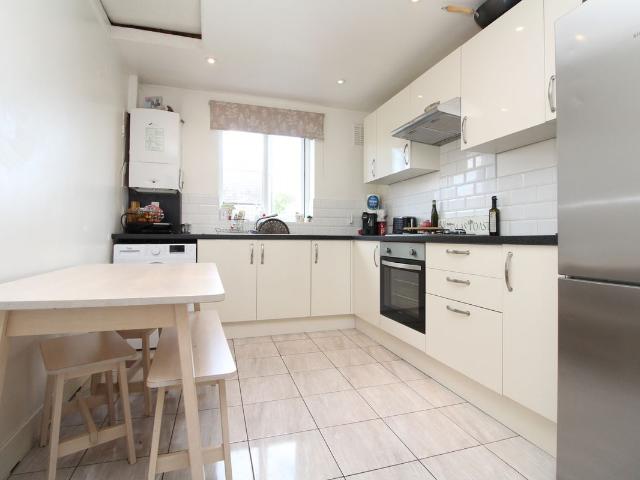 London Road, Bromley BR1, 2 bed maisonette to rent, £1,650 pcm | PrimeLocation