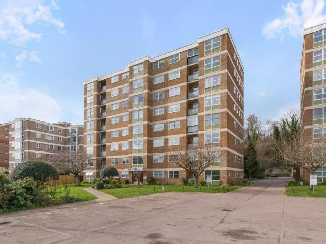 London Road, Brighton 1 bed flat to rent £1,100 pcm £254 pw