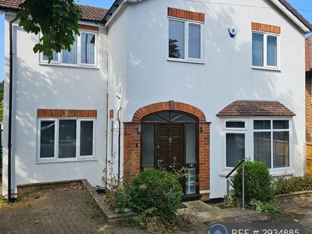 London Road, Buckingham, MK18 1 bed in a house share to rent £900 pcm £208 pw
