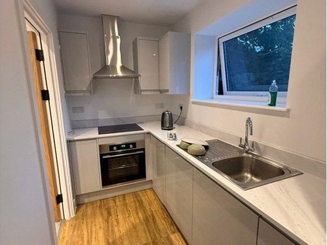 London Road, Chalfont St Giles HP8, 1 bed flat to rent, £1,400 pcm | PrimeLocation