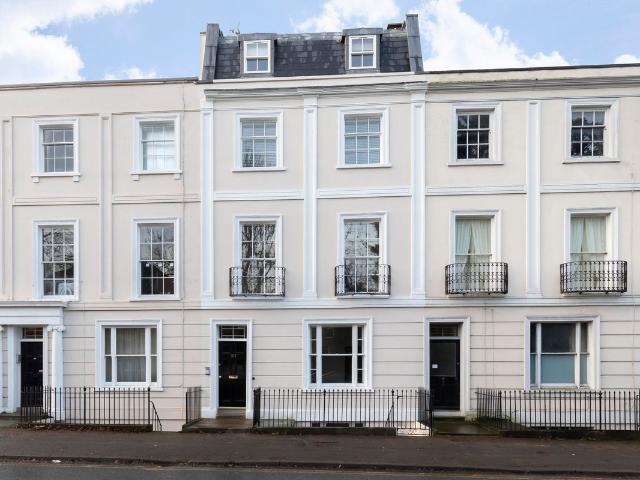 London Road, Cheltenham GL52, 1 bed flat to rent, £1,050 pcm | PrimeLocation