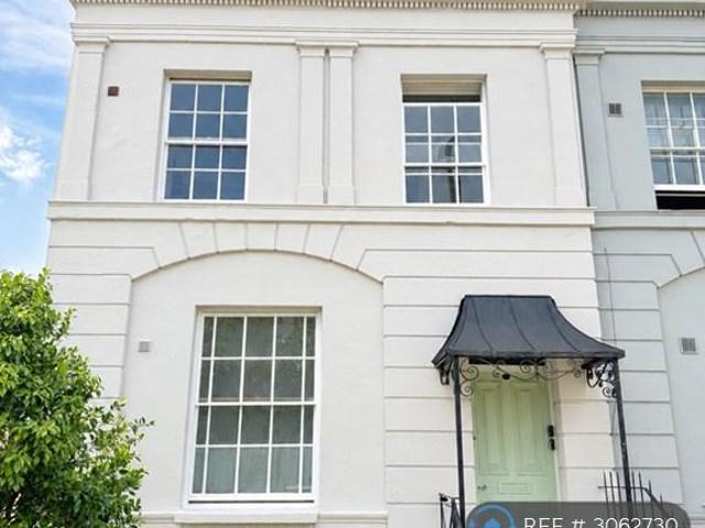 London Road, Cheltenham, GL52 1 bed flat to rent £1,300 pcm £300 pw