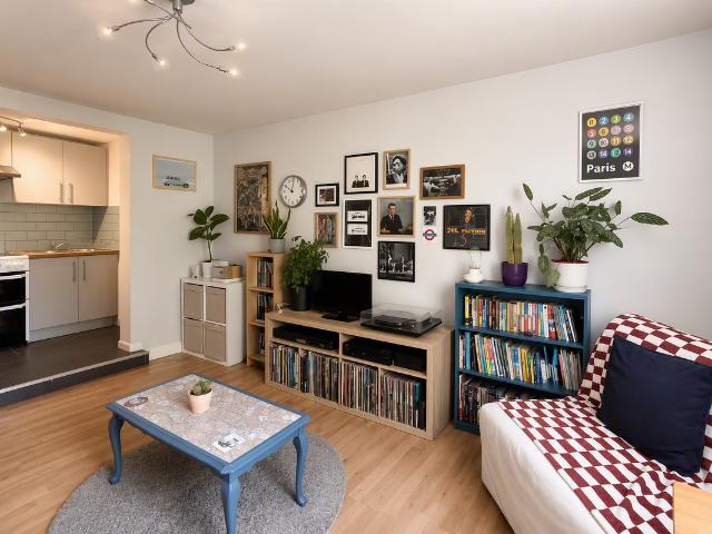 London Road, Cheltenham GL52, 1 bed flat to rent, £875 pcm | PrimeLocation