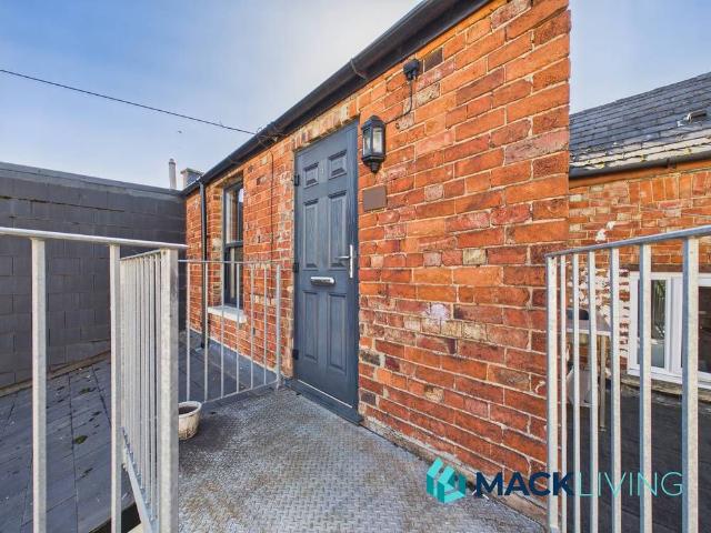 London Road, Cheltenham GL52, 1 bed flat to rent, £995 pcm | PrimeLocation