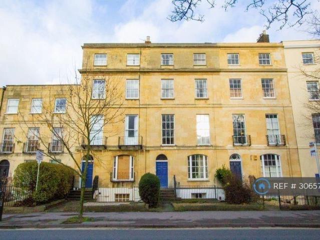 London Road, Cheltenham, GL52 2 bed flat to rent £995 pcm £230 pw