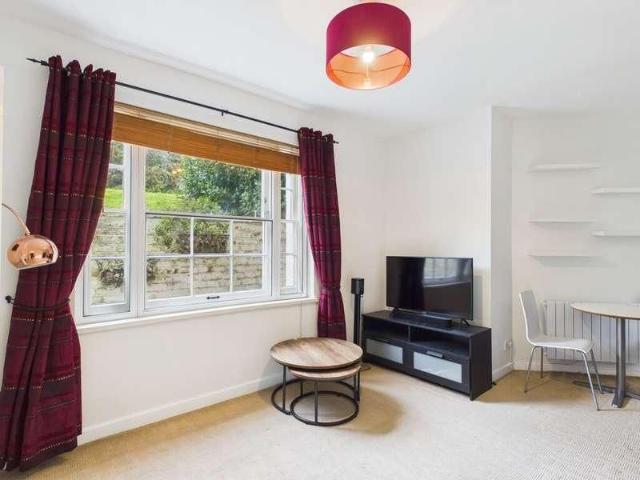 London Road, Cheltenham, GL52
