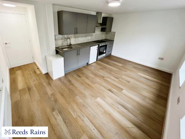 London Road, Chesterton, Newcastle, Staffordshire ST5, 1 bed flat to rent, £600 pcm | PrimeLocation