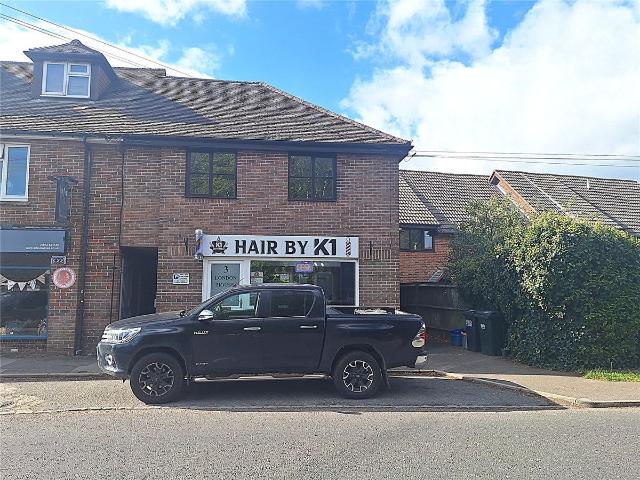 London Road, Crowborough, East Sussex TN6, 2 bed maisonette to rent, £1,200 pcm | PrimeLocation