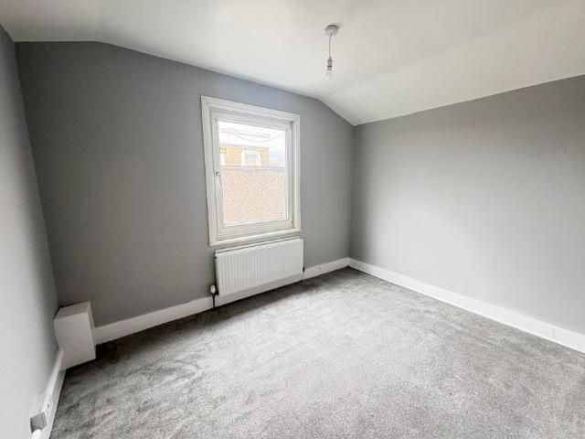 London Road, Croydon CR0, 1 bed flat to rent, £1,100 pcm | PrimeLocation