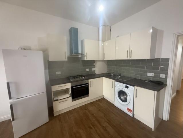 London Road, Croydon CR0, 2 bed flat to rent, £1,650 pcm | PrimeLocation