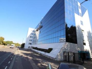 London Road, Crawley RH10, 2 bed flat to rent, £1,900 pcm | PrimeLocation